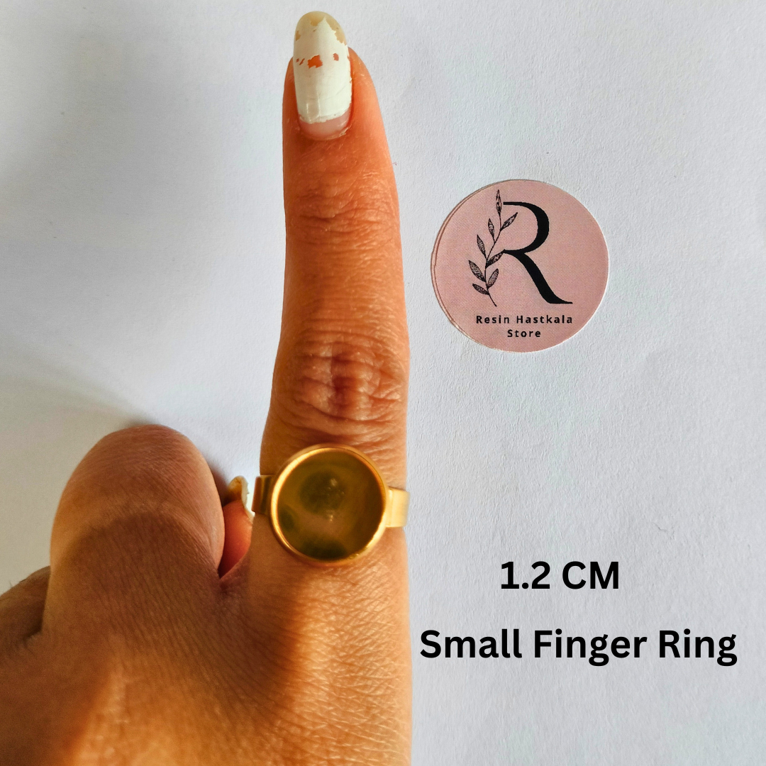 Small Golden Finger Ring Bezel