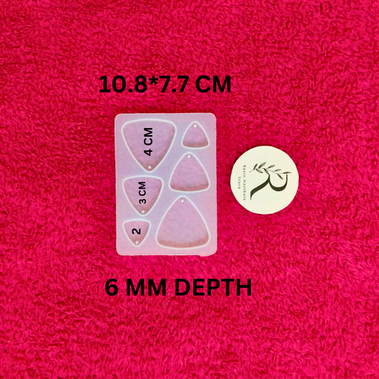 6 Cavity Triangle Mould With Hole