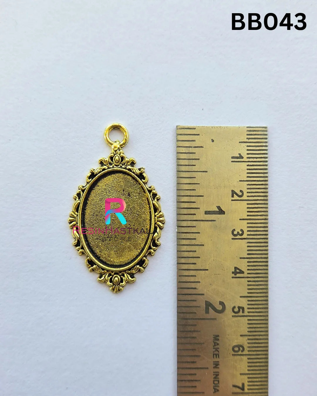 Golden Oval Oxidized Pendant Bezel (BB043) – 3 Pieces