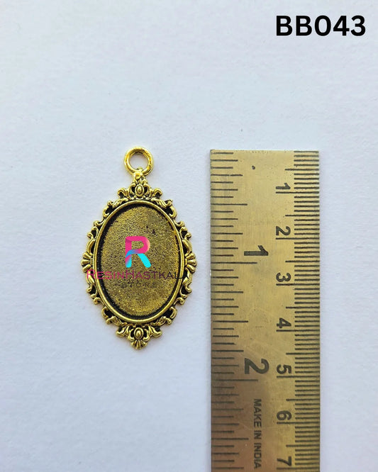 Golden Oval Oxidized Pendant Bezel (BB043) – 3 Pieces